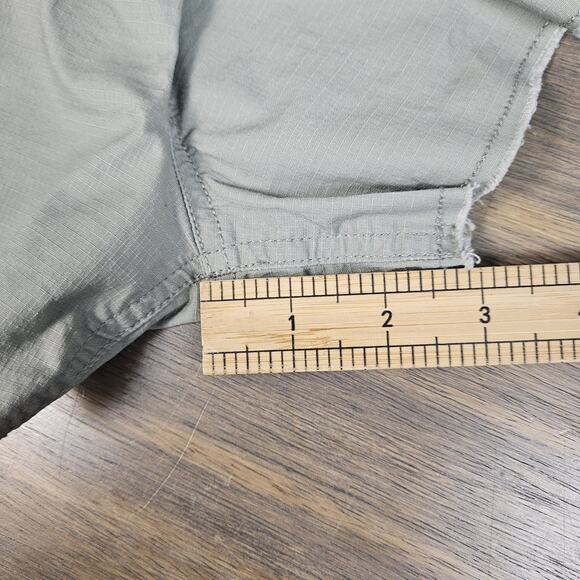 VUORI Women's Vintage Ripstop Short Light Olive Green Size XS Distressed - Picture 6 of 6